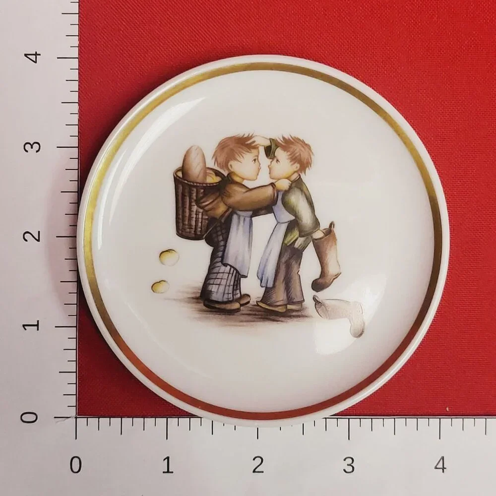 Schmid Berta Hummel Museum Miniature Plate Collection 1979